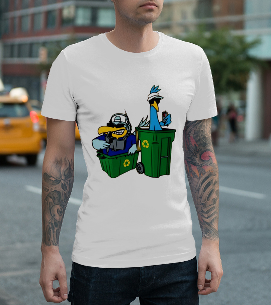 Fairwayjockey Birdie Juice The People’S Birdies Golf Duo Recycling Bins Image T-Shirt