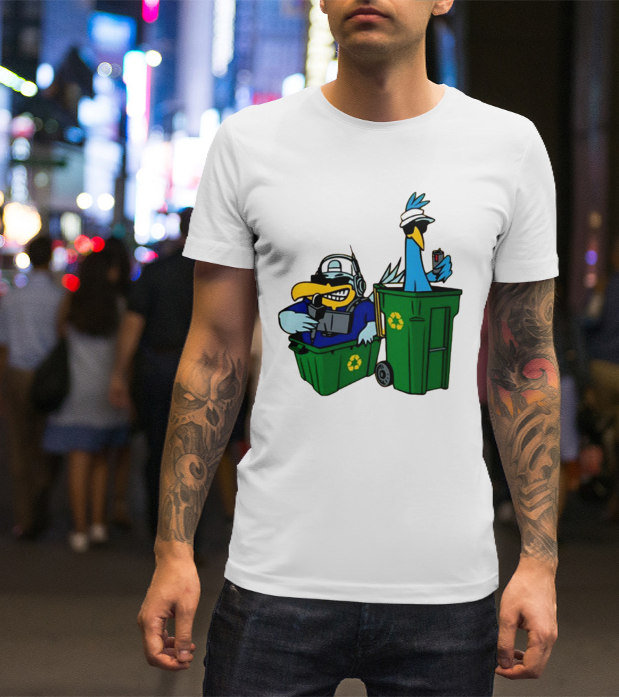 Fairwayjockey Birdie Juice The People’S Birdies Golf Duo Recycling Bins Image T-Shirt