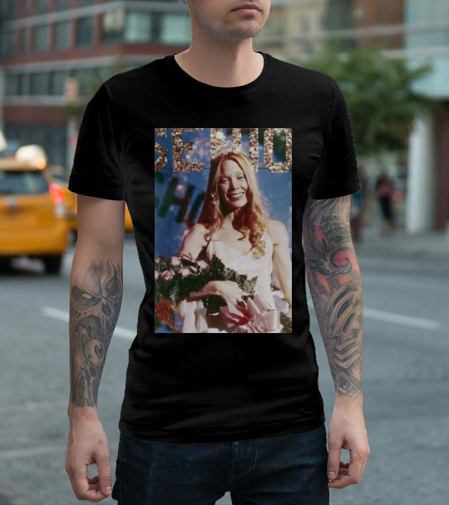 Luca Guadagnino Carrie Prom Scene with Sissy Spacek Smiling Holding Bouquet T-Shirt