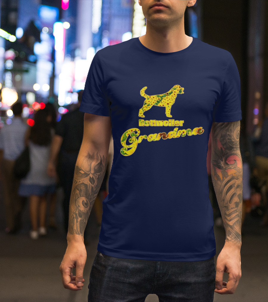 Rottweiler Grandma Yellow Sunflower T-Shirt