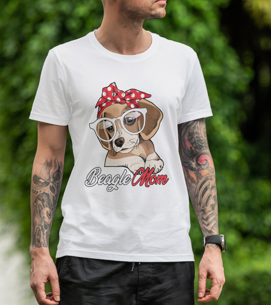 Beagle Mom Cute Beagle Dog With Glasses And Red Polka Dot Bandana T-Shirt