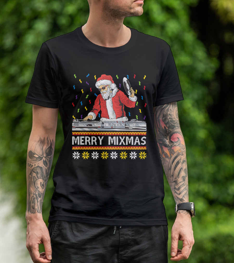 Santa DJ Merry Mixmas Festival DJing With Turntable And Vinyl T-Shirt