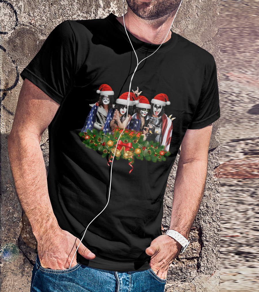 Kiss Band Christmas Santa Hats And Festive Wreath T-Shirt
