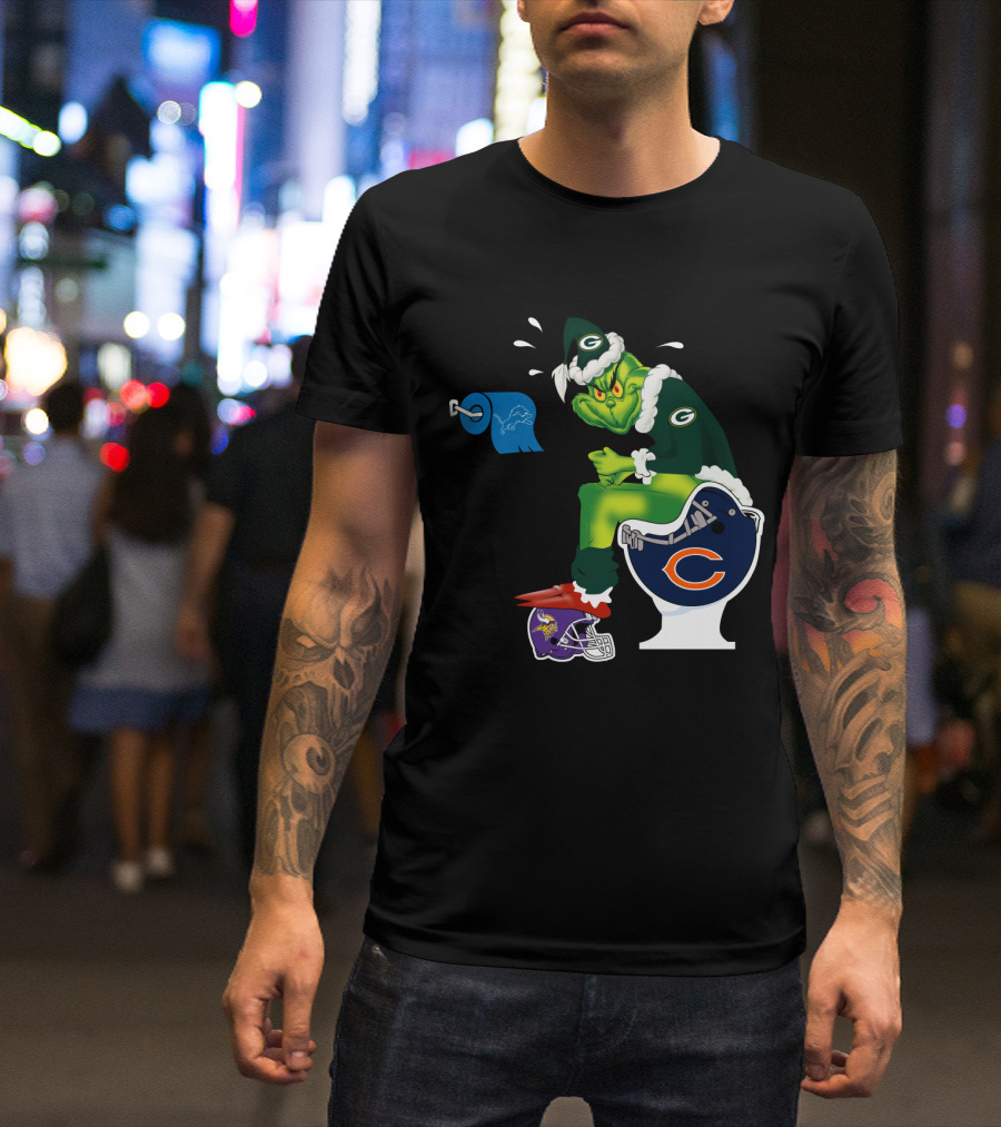 Packers Grinch Sitting On Bears Toilet Using Lions Paper With Vikings Helmet Shoes T-Shirt