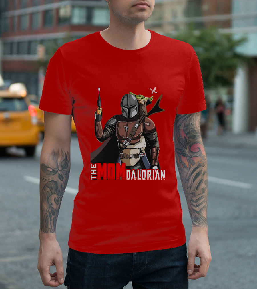THE MOM DALORIAN BABY YODA T-Shirt