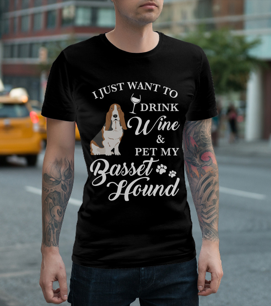 I JUST WANT TO DRINK WINE AND PET MY BASSET HOUND PAWS ICONS T-Shirt