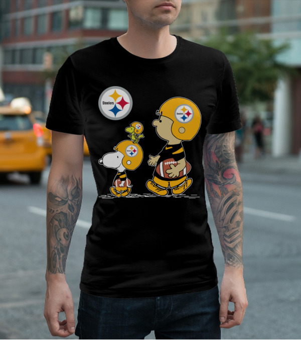 Steelers Christmas Peanuts Cute Football Charlie Brown Snoopy Woodstock T-Shirt