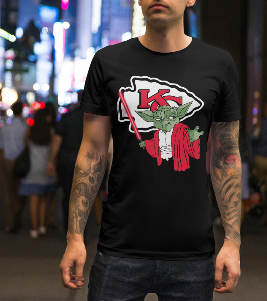 Kansas City Chiefs Yoda Lightsaber Fan T-Shirt