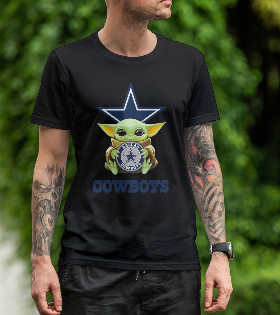 Baby Yoda Hug Dallas Cowboys Star Emblem Cowboys Fan T-Shirt