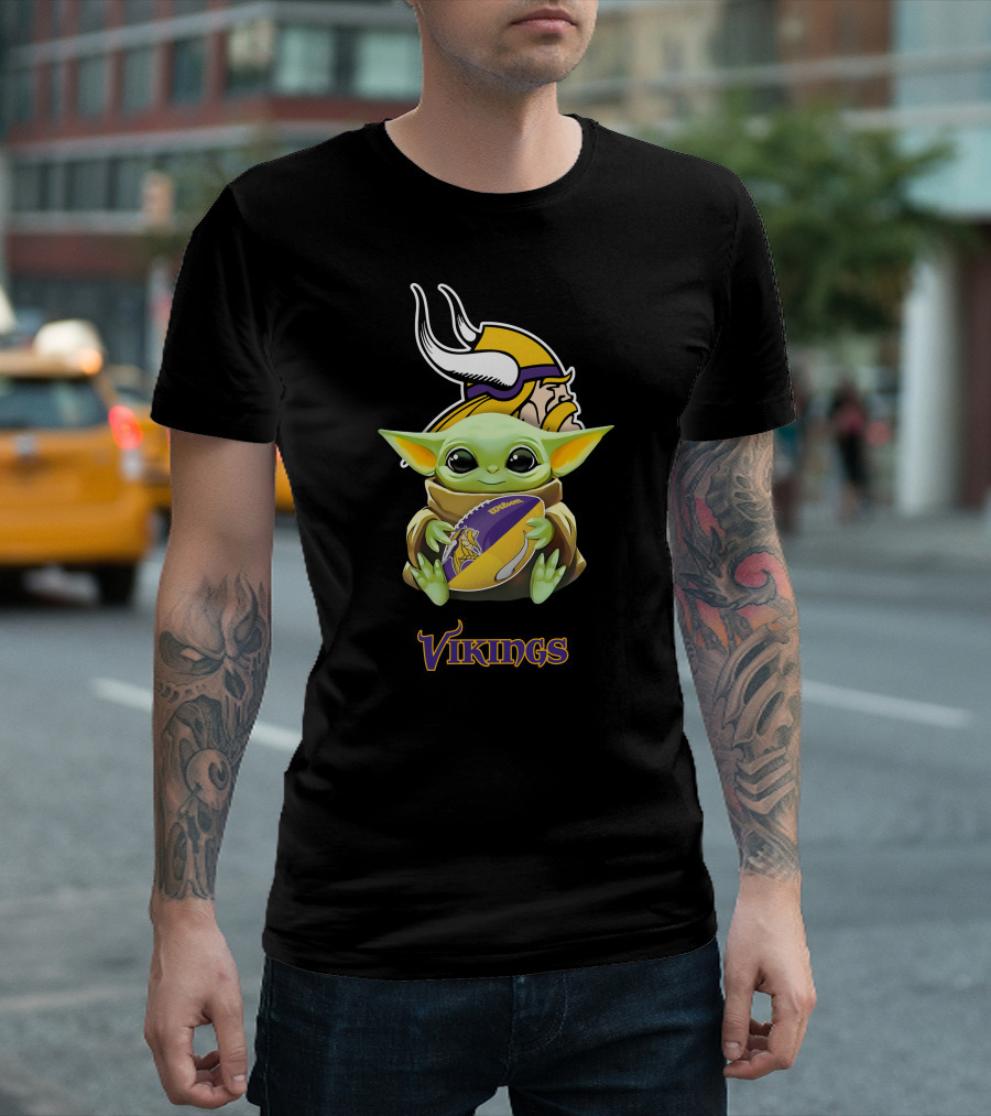 Minnesota Vikings Baby Yoda Hugging Football Fan Vikings T-Shirt