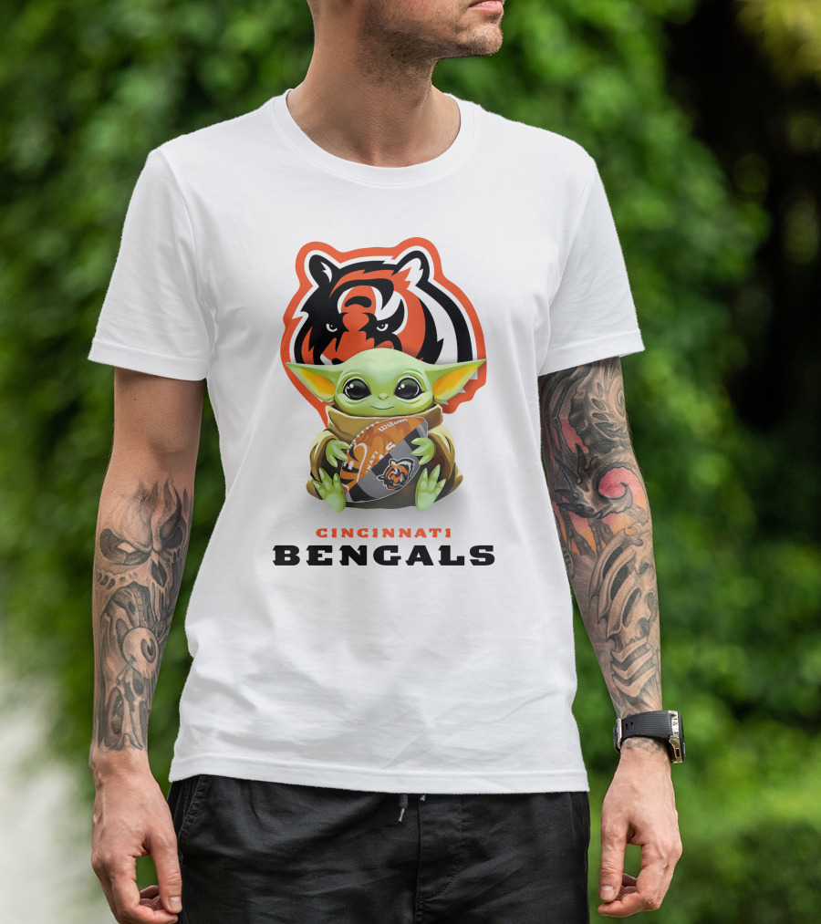 Baby Yoda Hug Cincinnati Bengals Football Fan Art NFL Collaboration T-Shirt