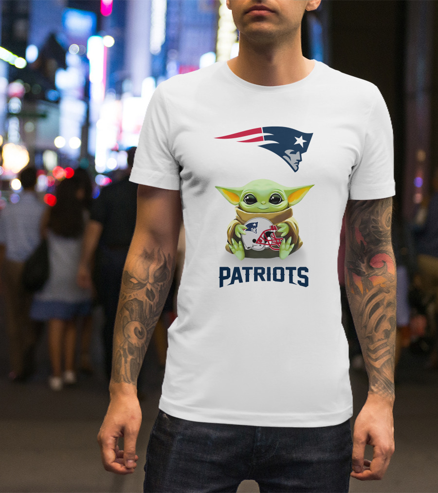 Baby Yoda Holding New England Patriots Helmet Patriots T-Shirt