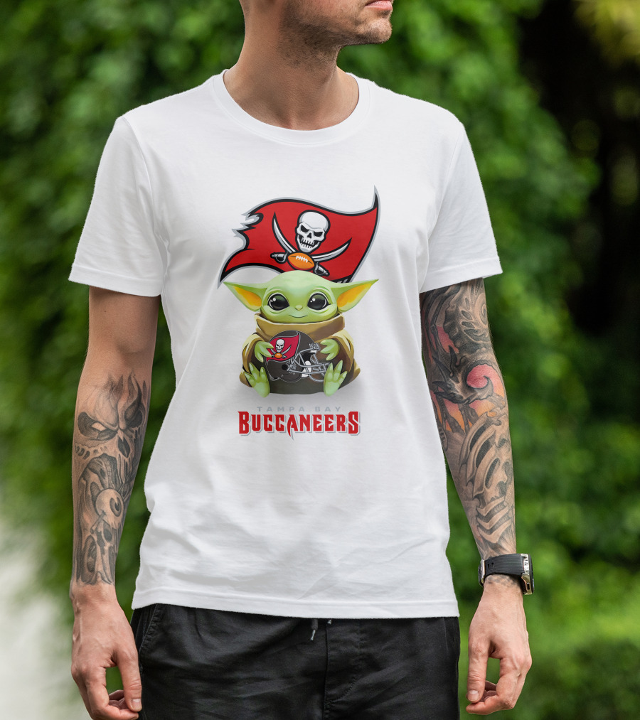 Tampa Bay Buccaneers Baby Yoda Hugging Helmet NFL Team Flag T-Shirt