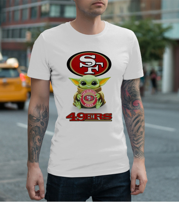 Star Wars Baby Yoda SF 49ers Hug Logo 49ers T-Shirt