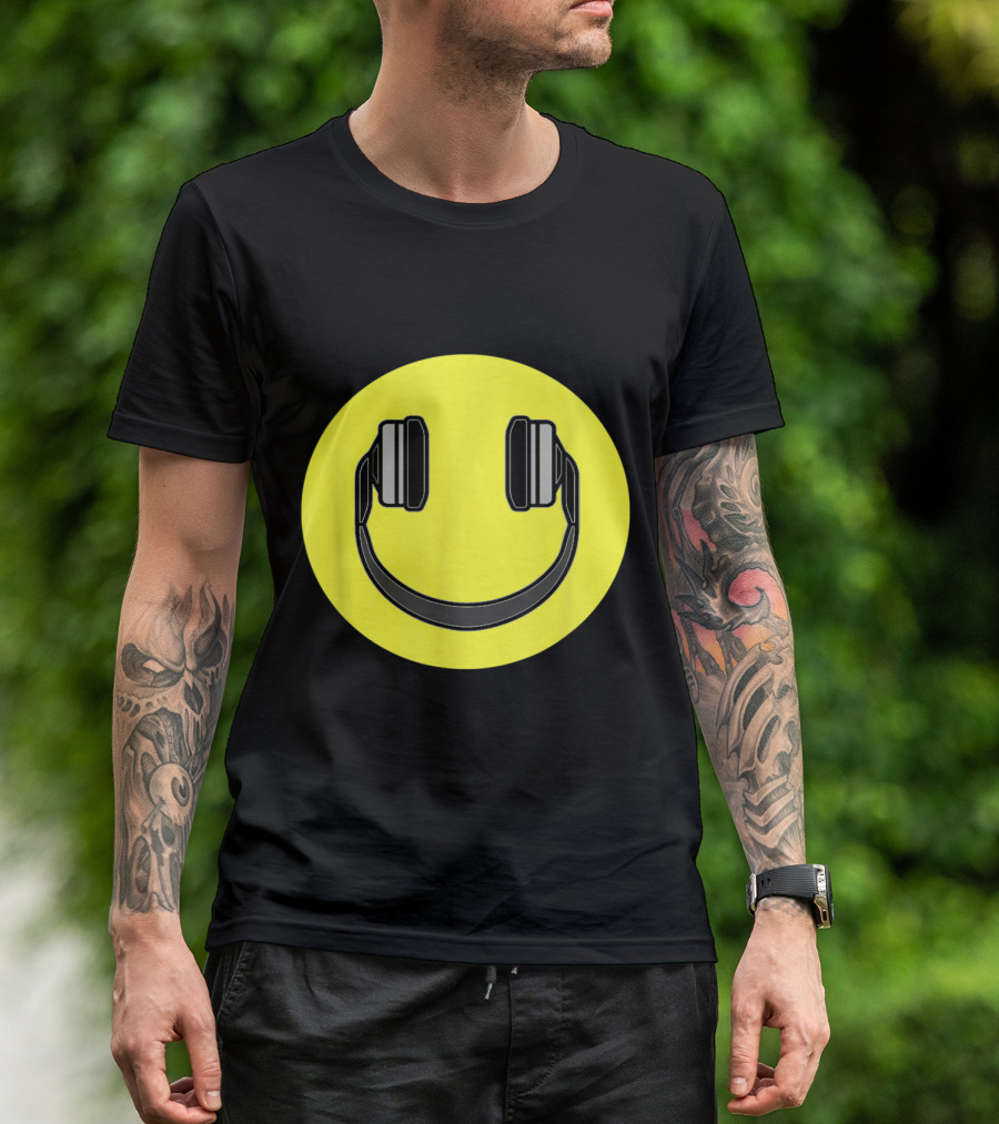 Club Smiley Techno Music DJ Headphone Face T-Shirt