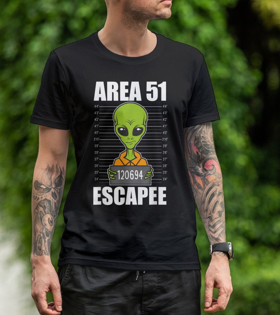 Area 51 Escapee Alien Mugshot With Height Chart T-Shirt