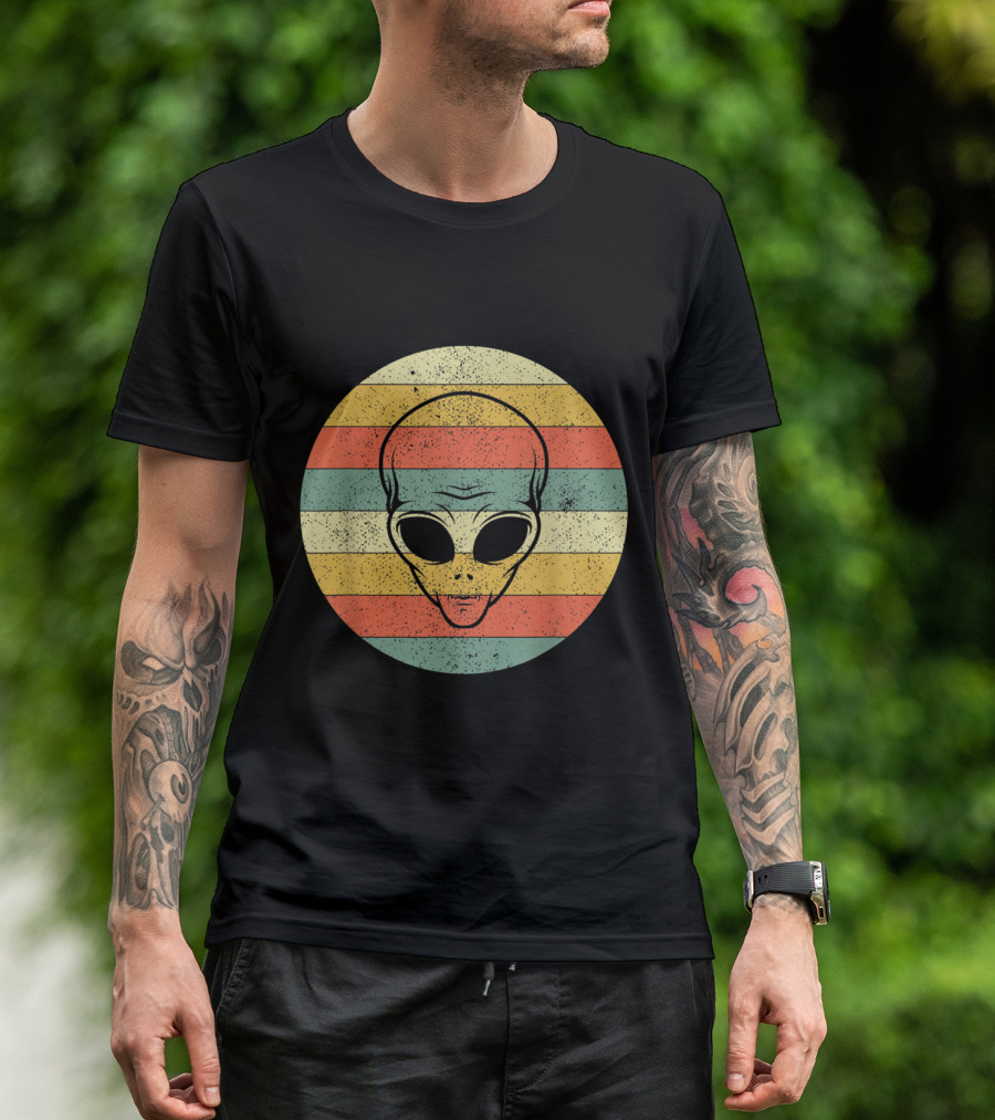 Vintage Distressed Alien Halloween Space Lover Retro Stripes T-Shirt