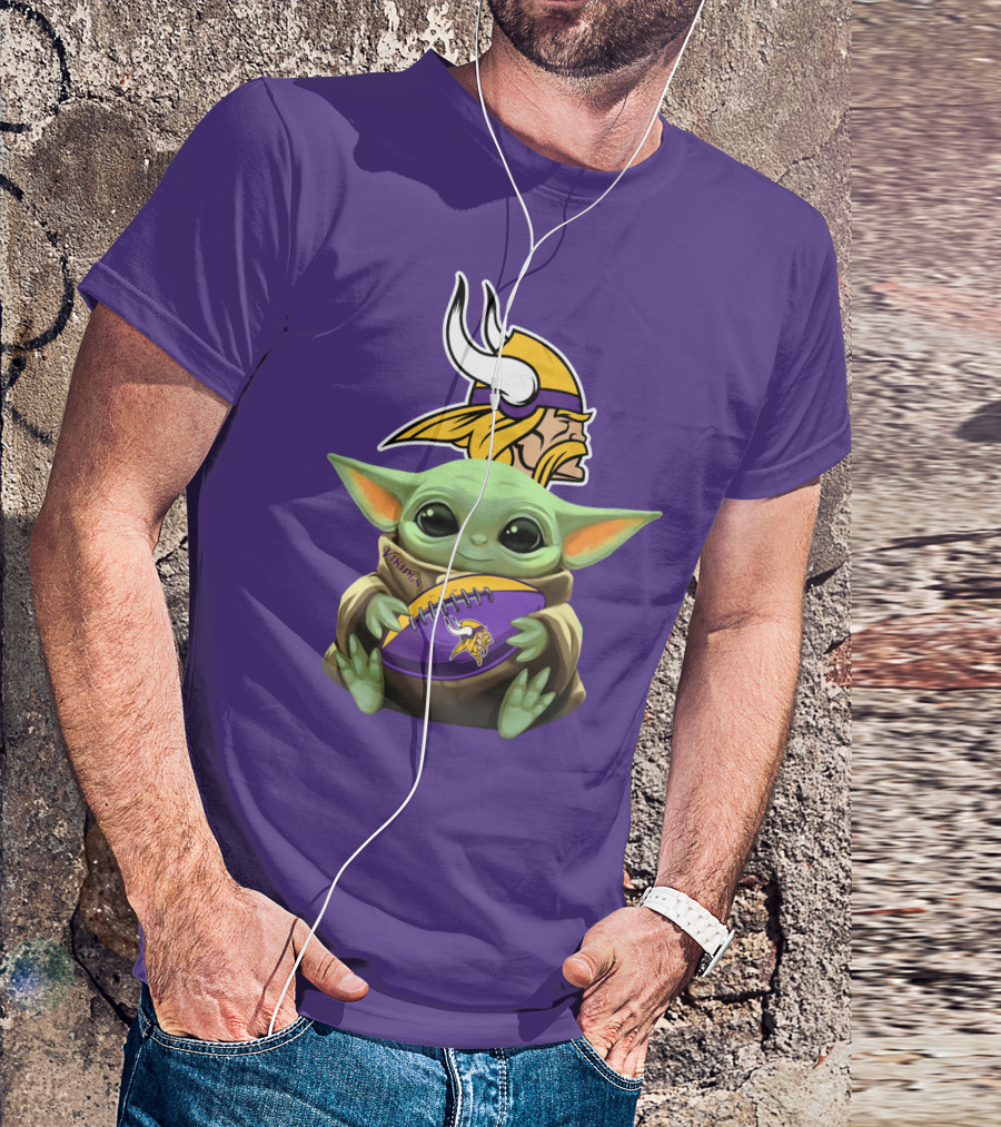 Babyyoda Minnesota Vikings Fan With Football T-Shirt