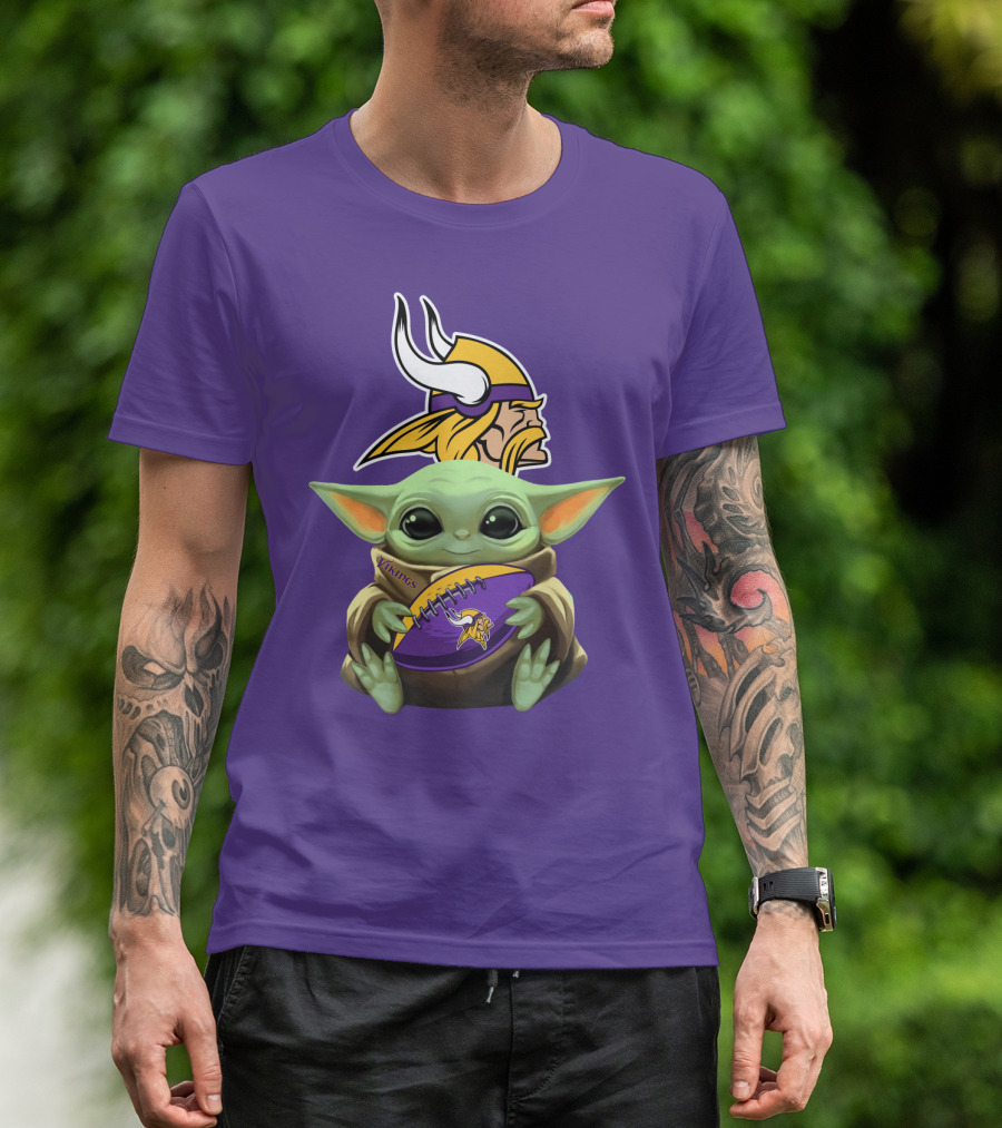 Babyyoda Minnesota Vikings Fan With Football T-Shirt