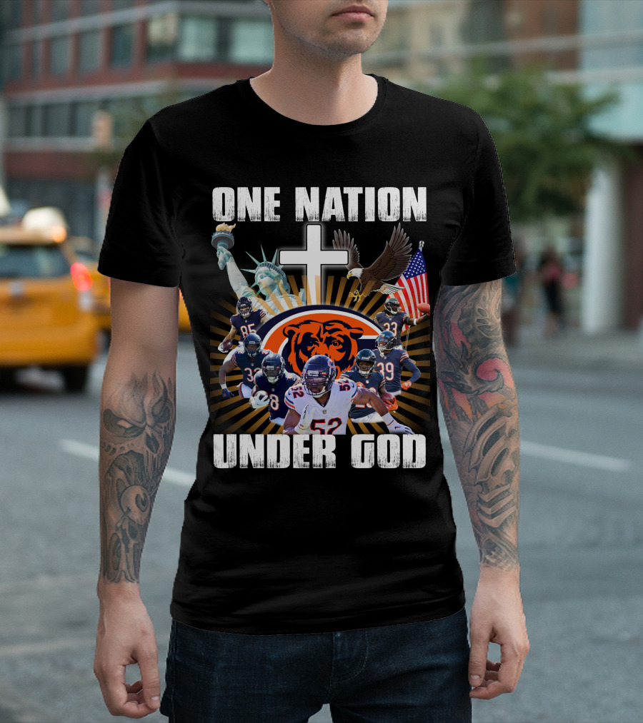 Chicago Bears One Nation Under God Statue of Liberty American Flag Cross Football Players T-Shirt