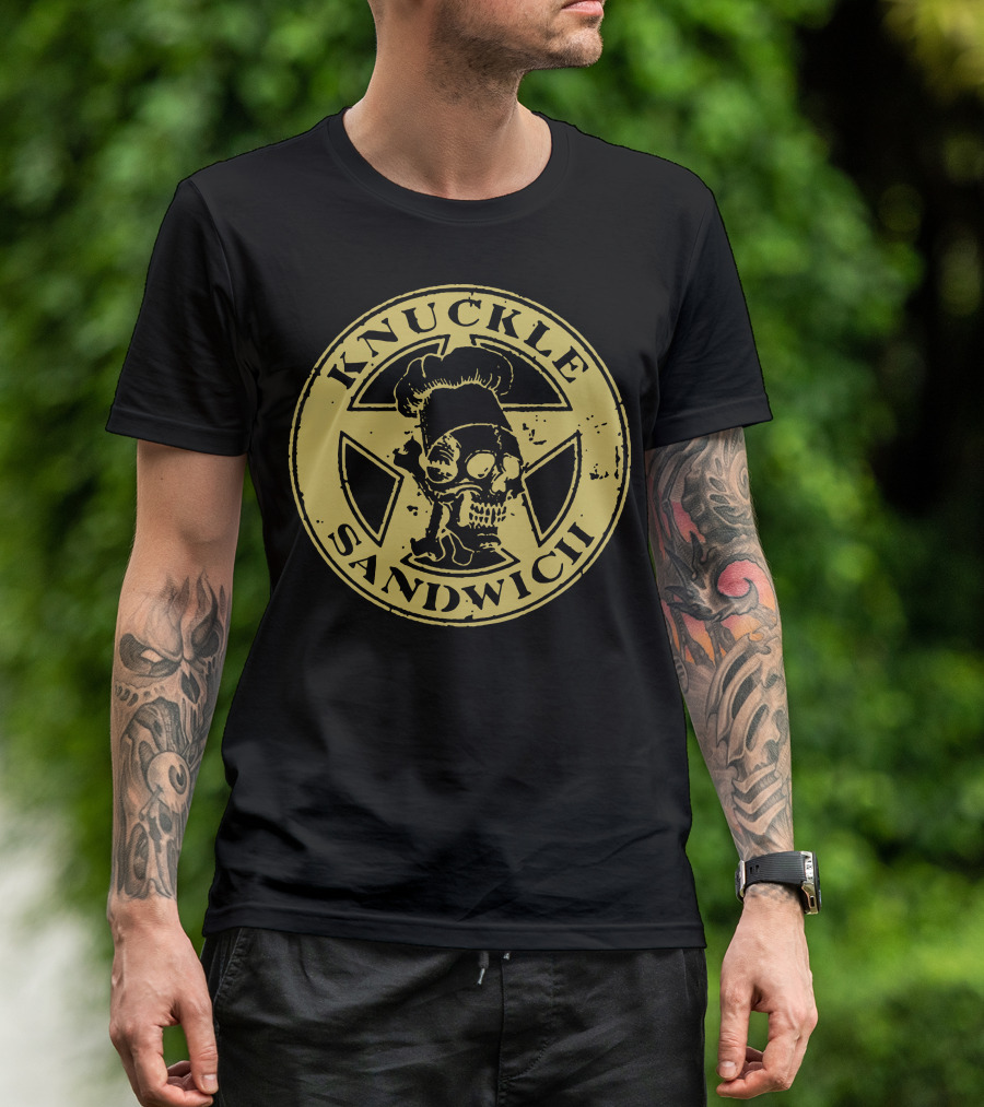 KNUCKLE SANDWICH CHEF SKULL STAR EMBLEM T-Shirt