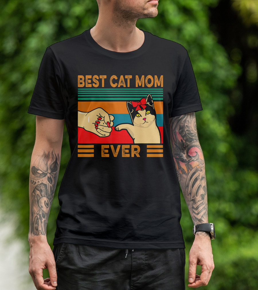Best Cat Mom Ever Vintage Retro Cat Fist Bump T-Shirt