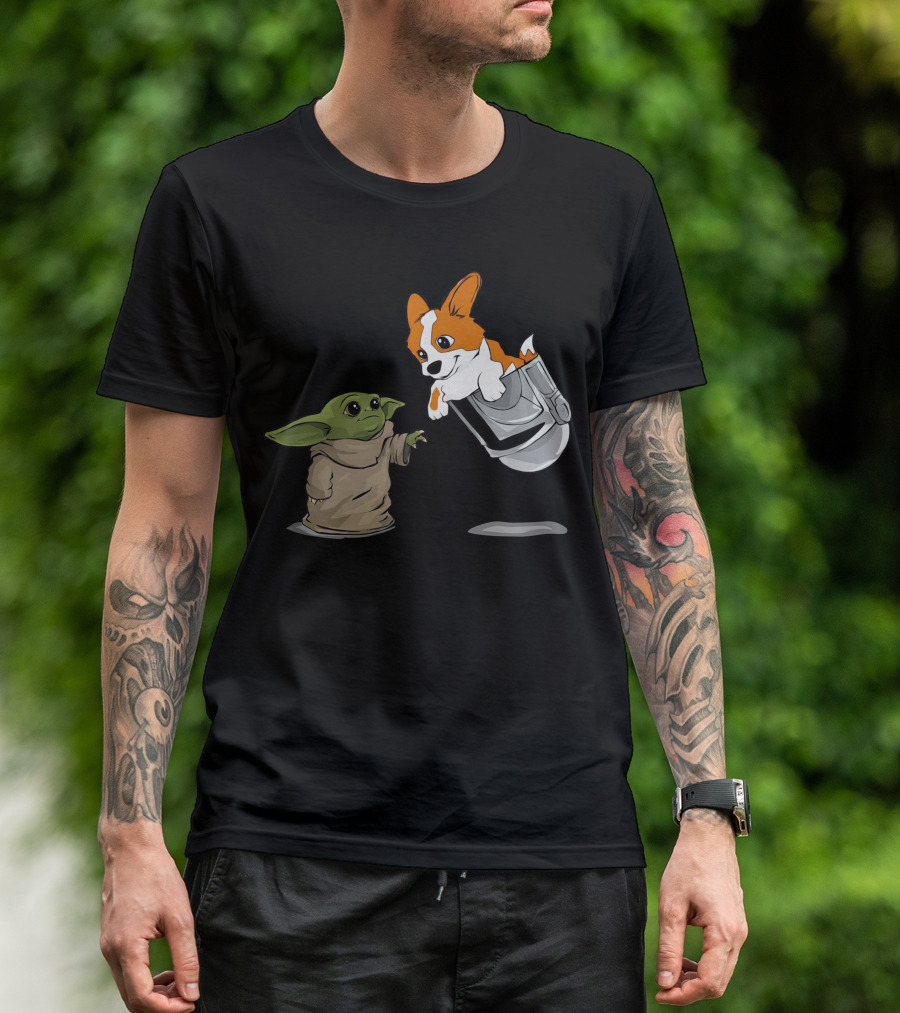 Cute Corgi With Baby Alien Companion T-Shirt