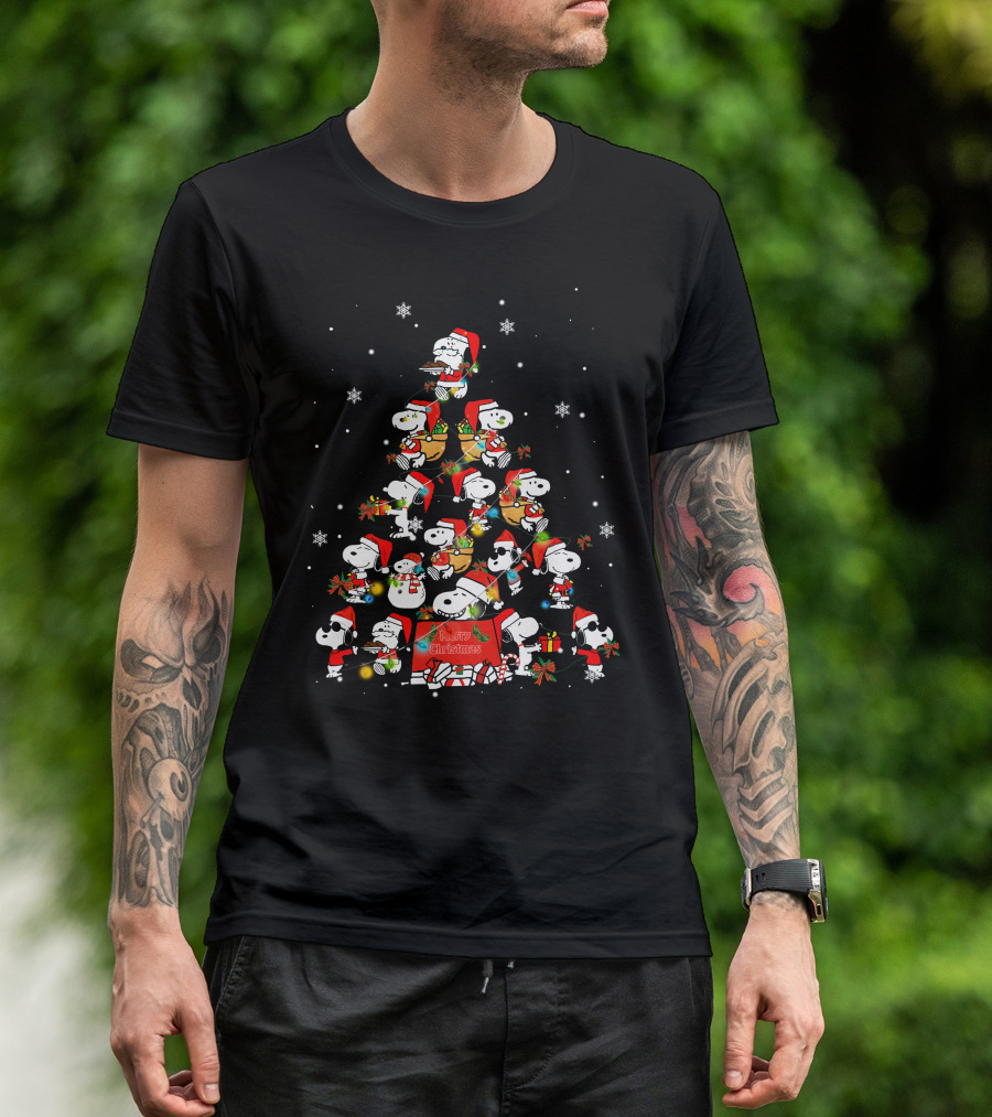 Snoopy Christmas Tree With Santa Hats ZN231 T-Shirt