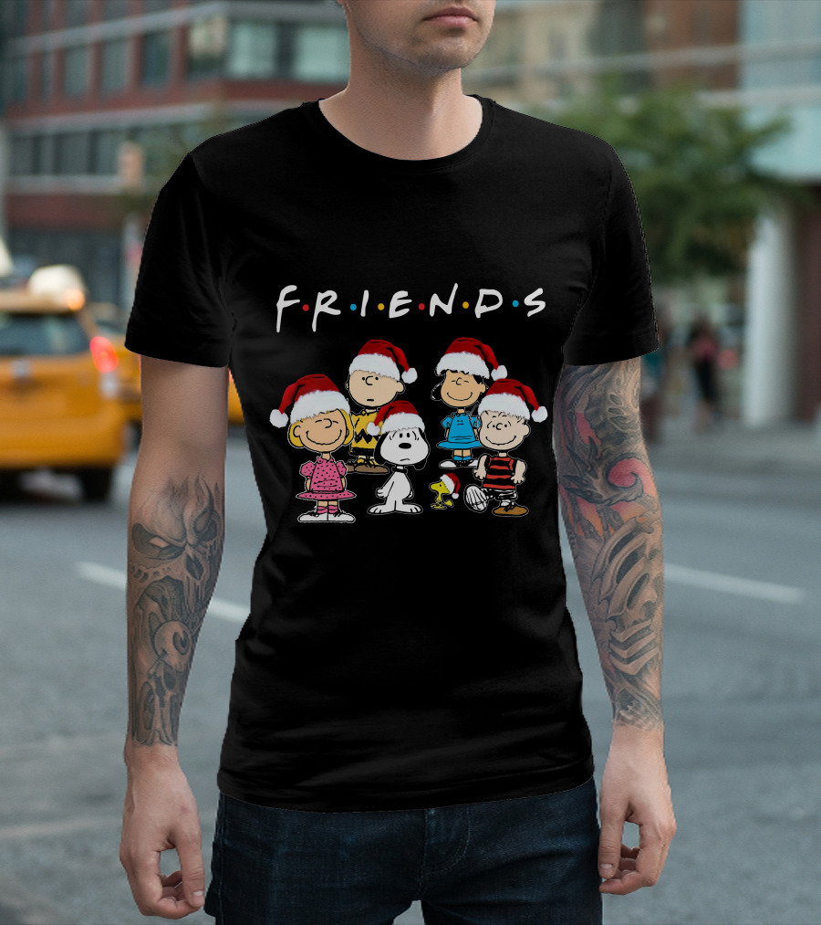 Snoopy Premium ZN385 Peanuts Characters Friends Holiday Edition T-Shirt