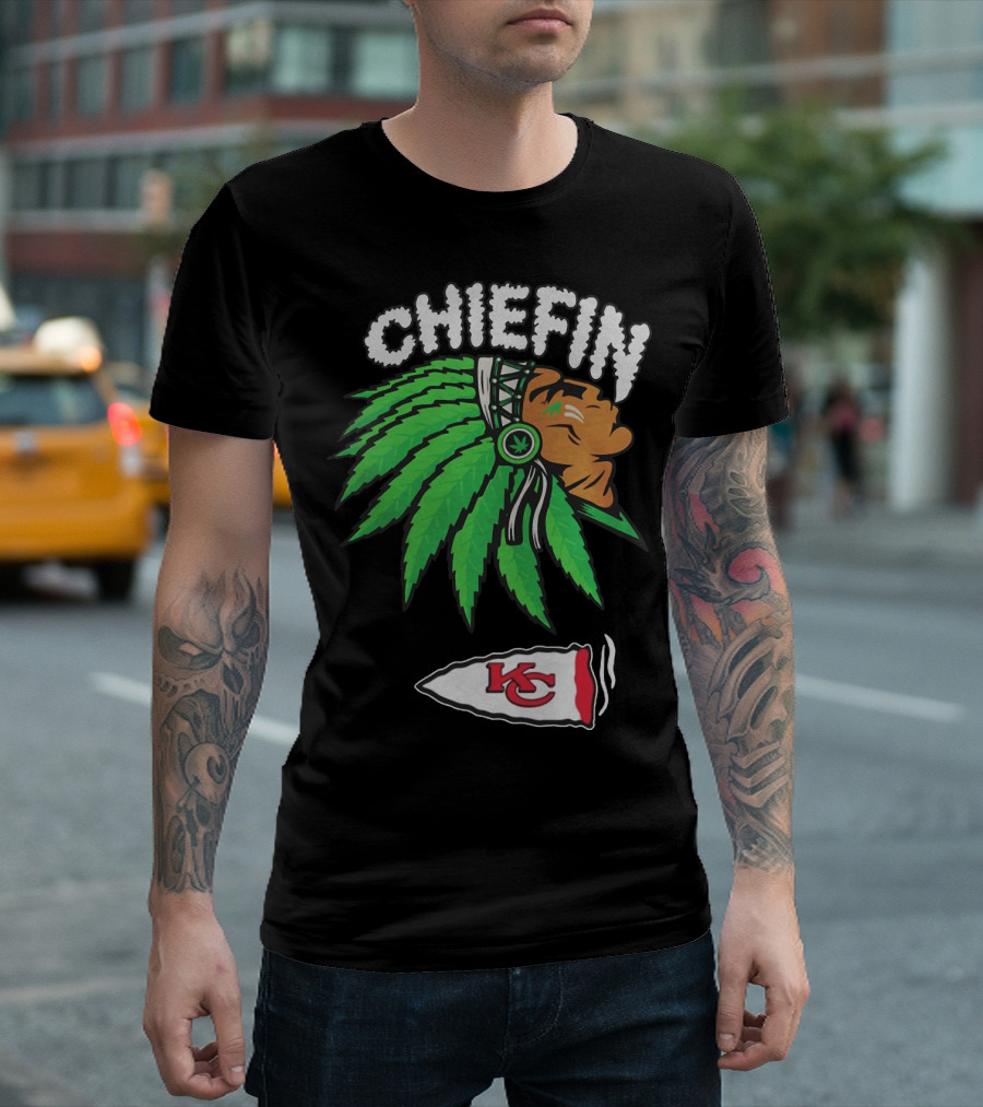 Kansas City Chiefs Chiefin Weed Smoke T-Shirt