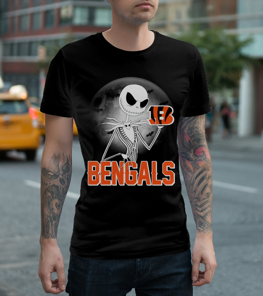 Jack Skellington Holding Cincinnati Bengals Logo Halloween Moon Bats Bengal Tiger B T-Shirt