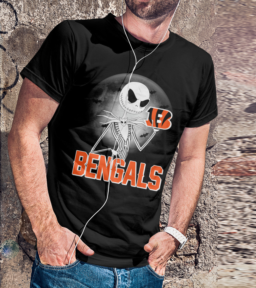 Jack Skellington Holding Cincinnati Bengals Logo Halloween Moon Bats Bengal Tiger B T-Shirt