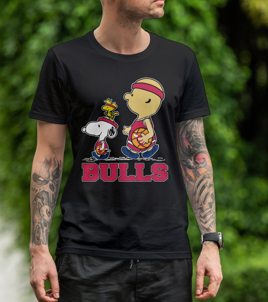 Snoopy Woodstock And Bulls Basketball Fans T-Shirt