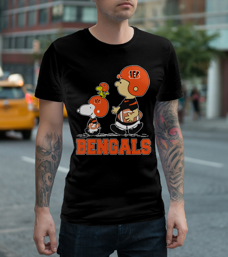 Snoopy Charlie Bengals Football Fans Peanuts Sports Team T-Shirt