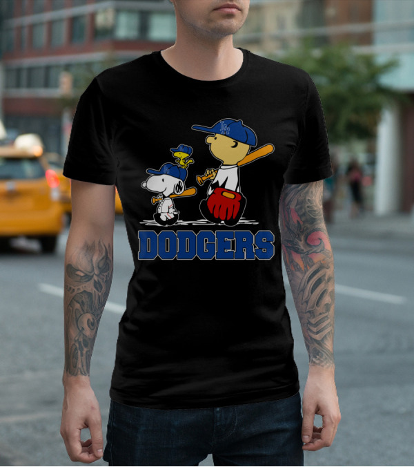 Snoopy Dodgers Fans La Baseball Peanuts Charlie Brown Woodstock T-Shirt