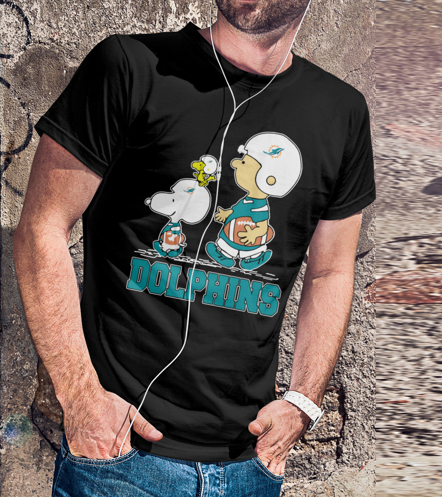 Snoopy Woodstock Charlie Brown Miami Dolphins Football Fans T-Shirt
