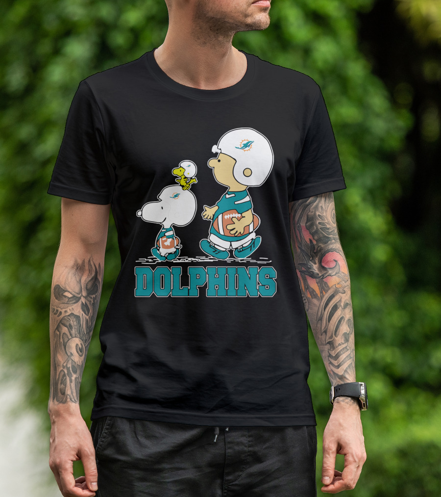 Snoopy Woodstock Charlie Brown Miami Dolphins Football Fans T-Shirt