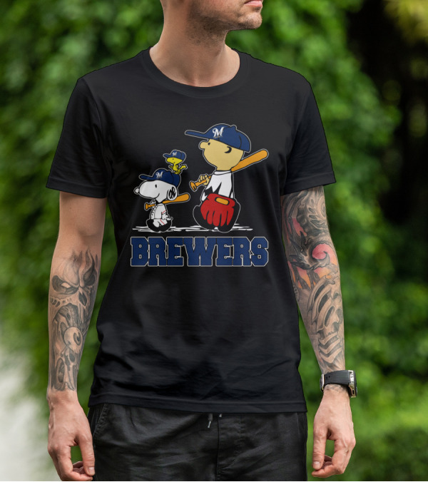 Snoopy Woodstock Charlie Brown Milwaukee Brewers Baseball Fans T-Shirt