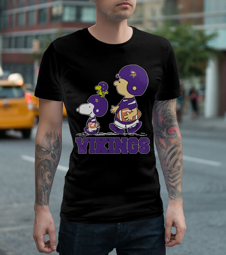 Snoopy And Woodstock With Minnesota Vikings Fans Football Helmets T-Shirt
