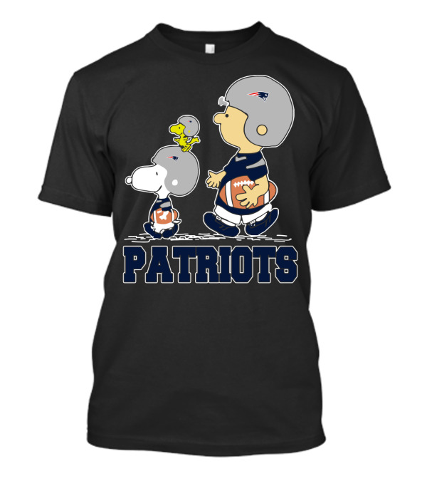 Snoopy Woodstock And New England Patriots Football Fans Peanuts Charlie Brown T-Shirt