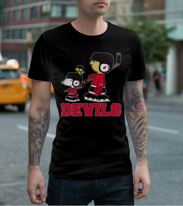 Snoopy And Woodstock In New Jersey Devils Hockey Gear T-Shirt