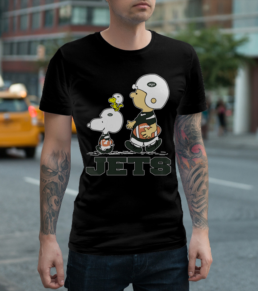 Snoopy And New York Jets Fans Football Team Helmets Charlie Brown Woodstock T-Shirt