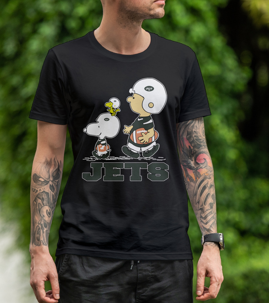 Snoopy And New York Jets Fans Football Team Helmets Charlie Brown Woodstock T-Shirt