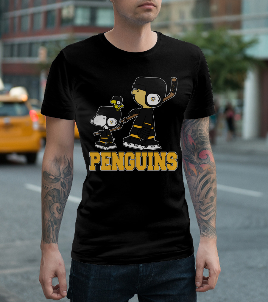 Snoopy And Woodstock With Pittsburgh Penguins Hockey Gear T-Shirt