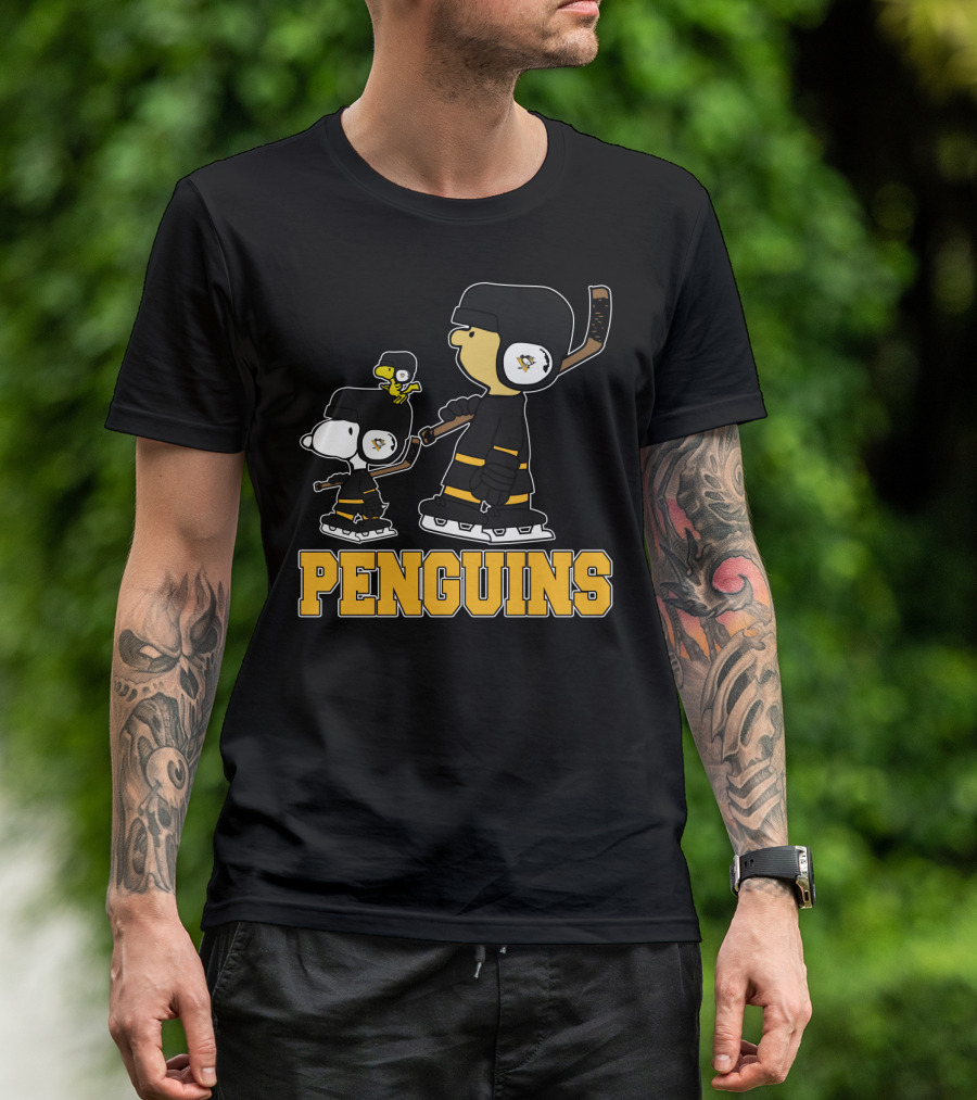 Snoopy And Woodstock With Pittsburgh Penguins Hockey Gear T-Shirt