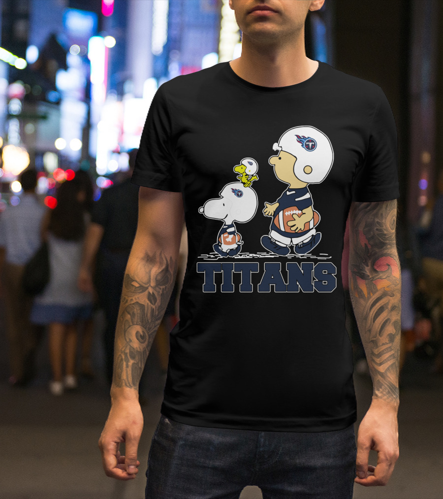 Snoopy And Woodstock Tennessee Titans Football Fans T-Shirt