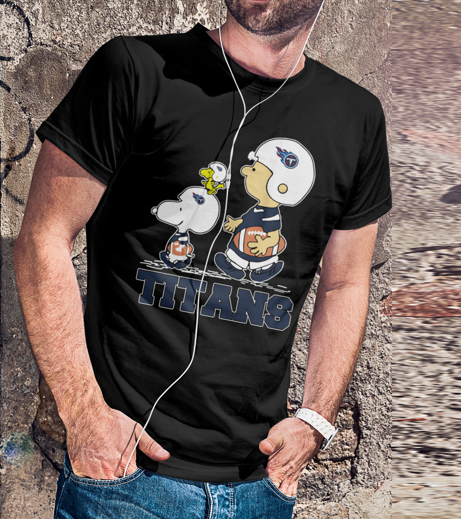 Snoopy And Woodstock Tennessee Titans Football Fans T-Shirt