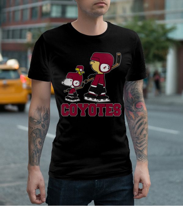 Snoopy Woodstock And Hockey Coyotes Team Fans T-Shirt
