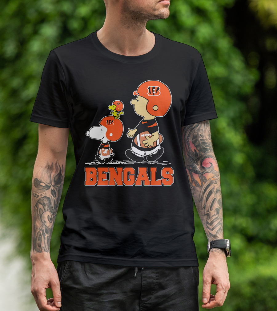 Snoopy Woodstock And Cincinnati Bengals Fans T-Shirt