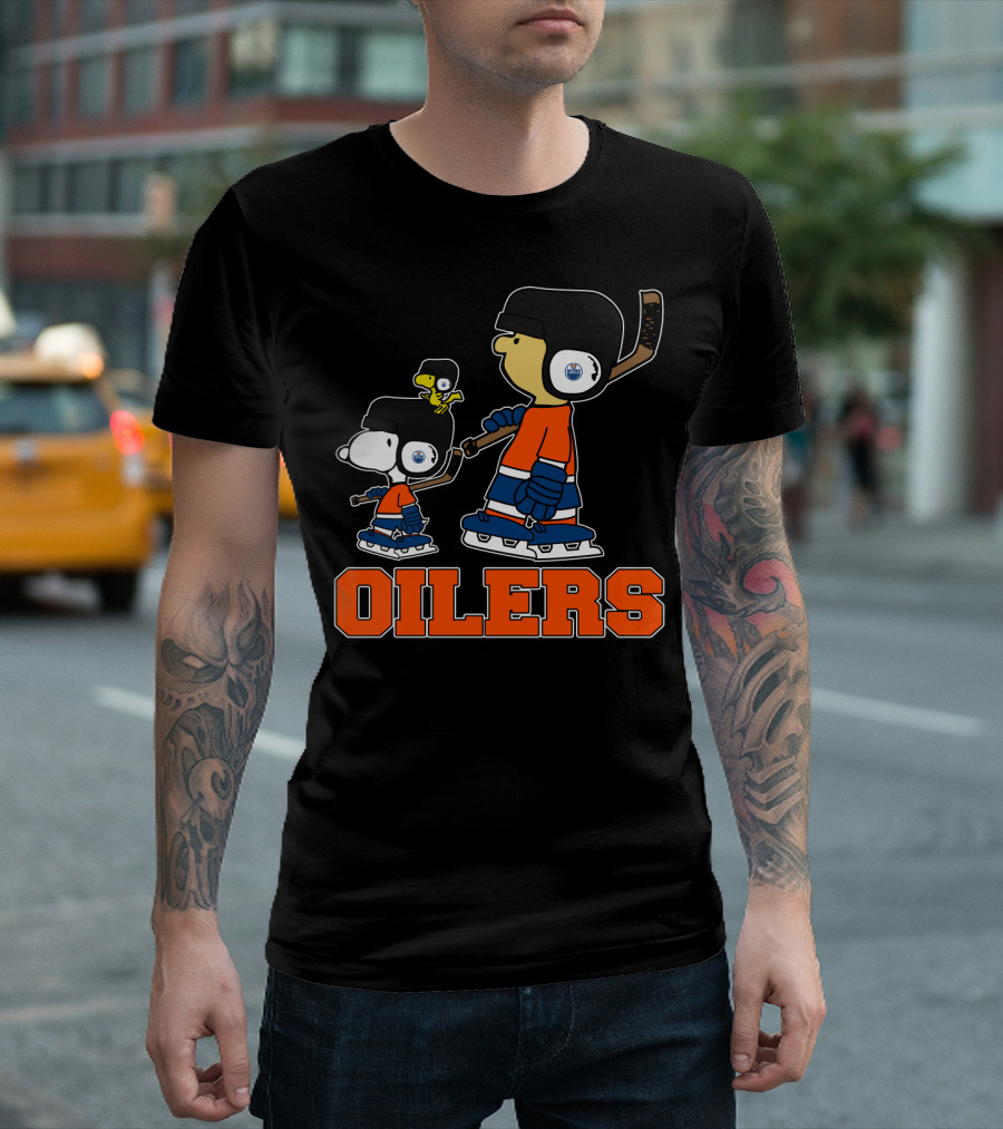 Snoopy Edmonton Oilers Hockey Fans With Woodstock In Skates T-Shirt